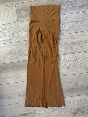 SKIMS Boot Cut Ribbed Pants in Brown